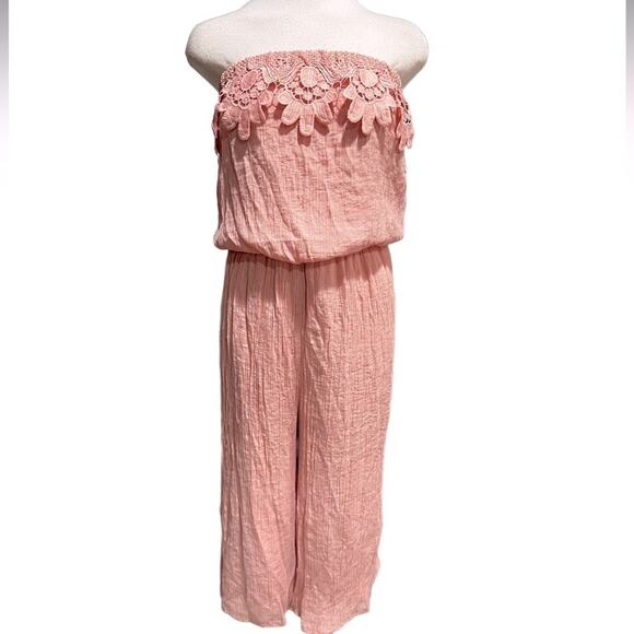Kings Road Pink Strapless Jumpsuit Capri Lace Ruffle Size M - Picture 1 of 5